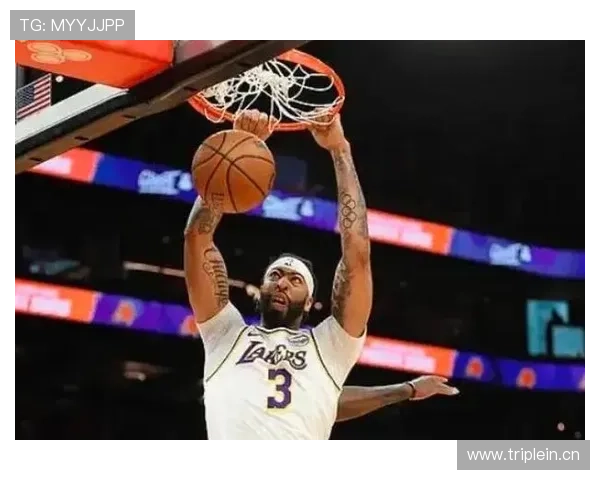 戴维斯挡拆制造内线优势 提升球队关键得分效率